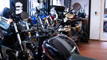 Neufahrzeug Motorrad BSA 650 Goldstar Shadow Black