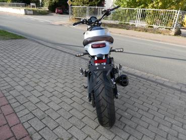 Neufahrzeug Motorrad QJ SRV 550 ABS Schwarz / Silber