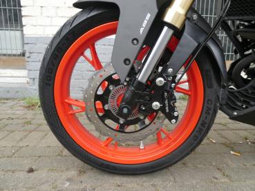 Neufahrzeug Motorrad Qj Motor SRK 125 S PRO Schwarz Orange