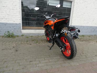 Neufahrzeug Motorrad Qj Motor SRK 125 S PRO Schwarz Orange