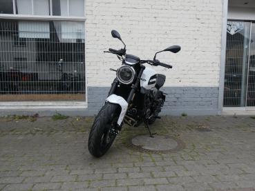 Neufahrzeug Motorrad Moto Morini SEIEMMEZZO STR 650  Starlight White