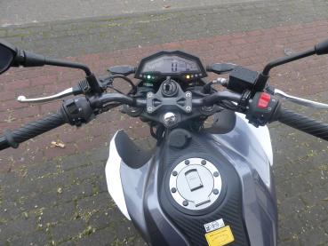 Gebrauchtfahrzeug Motorrad SYM NHX 125 Weiß 1.Hand