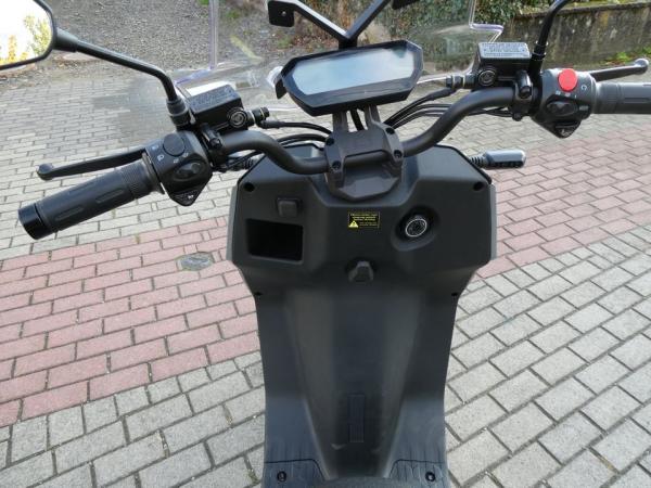 Neufahrzeug Roller Super Soco CPX 125 Stahl Grau