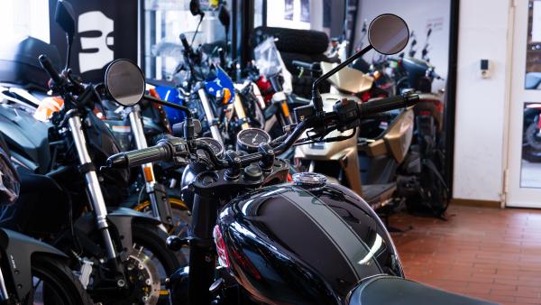 Neufahrzeug Motorrad BSA 650 Goldstar Shadow Black
