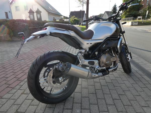 Neufahrzeug Motorrad QJ SRV 550 ABS Schwarz / Silber