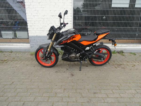 Neufahrzeug Motorrad Qj Motor SRK 125 S PRO Schwarz Orange