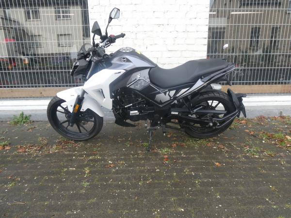 Gebrauchtfahrzeug Motorrad SYM NHX 125 Weiß 1.Hand