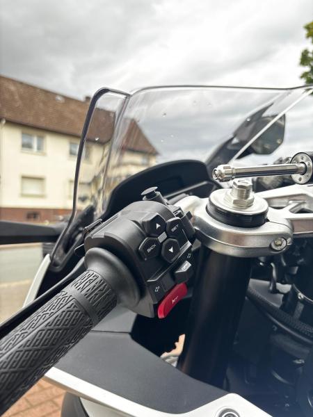 Neufahrzeug Motorrad CFMOTO 675 SR-R Verfügbar 4-Jahre Garantie