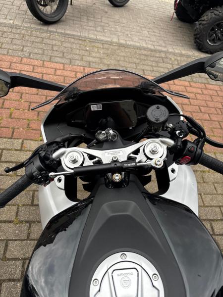 Neufahrzeug Motorrad CFMOTO 675 SR-R Verfügbar 4-Jahre Garantie