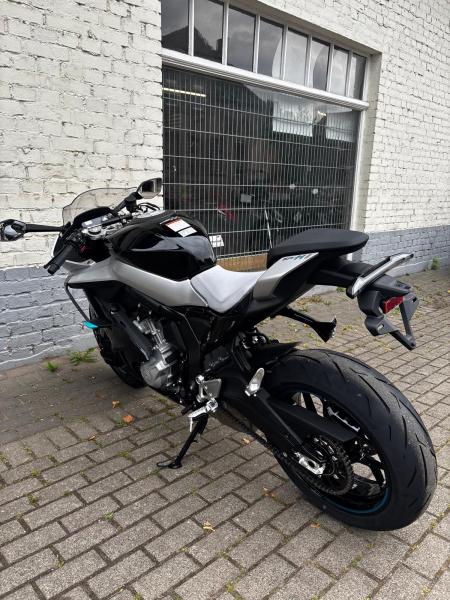 Neufahrzeug Motorrad CFMOTO 675 SR-R Verfügbar 4-Jahre Garantie